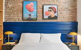 Arte Suites By Olala Homes